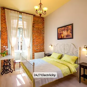 https://post-house-hostel.hotelslviv.net